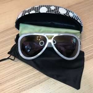 ❤️🕶Mother of Pearl Dior Sunnies🕶❤️